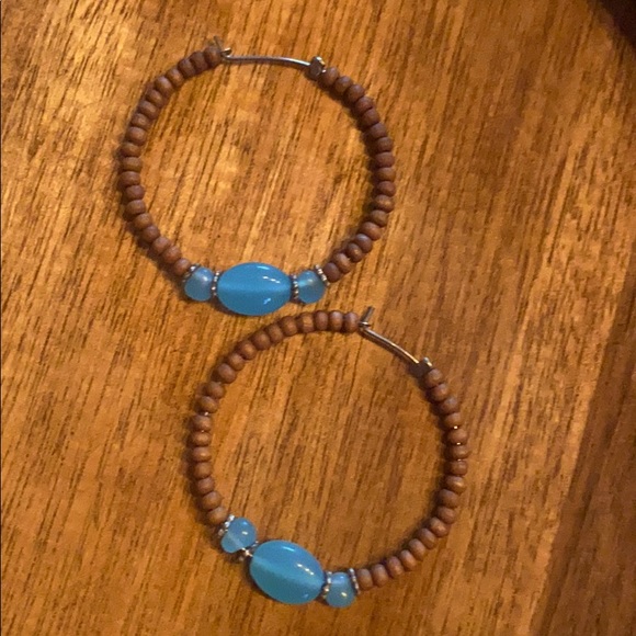 Earrings - Picture 1 of 3